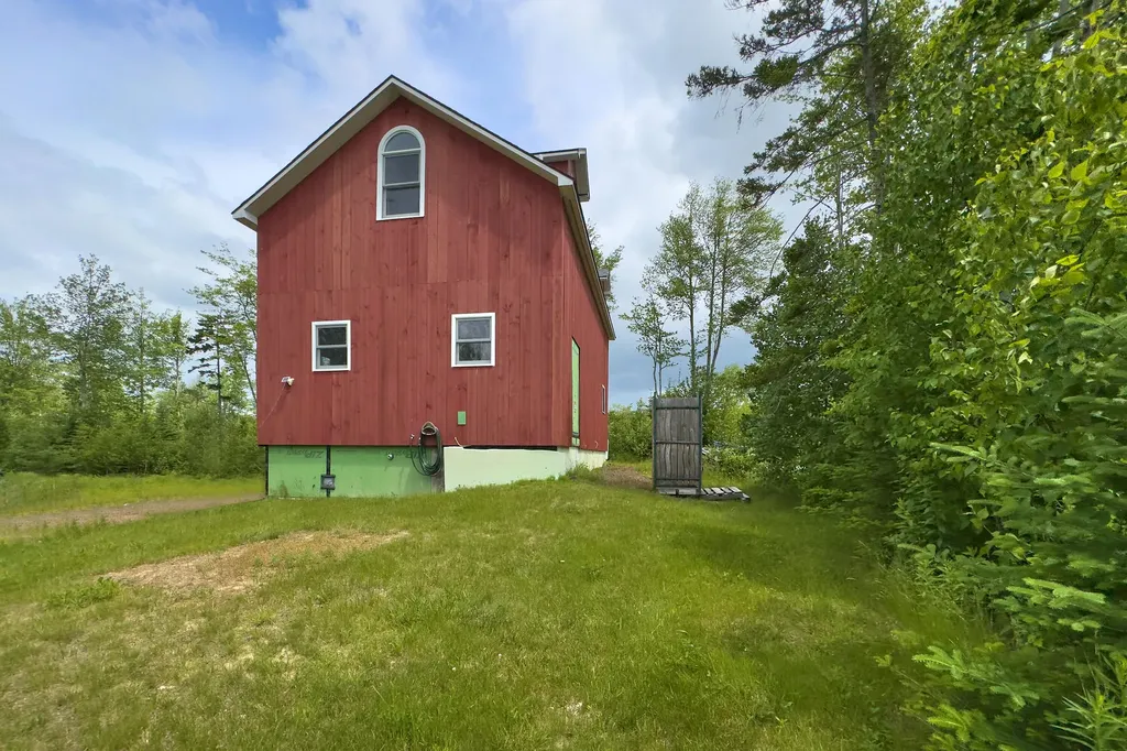 135 Salt Pond Road Cushing ME 04563
