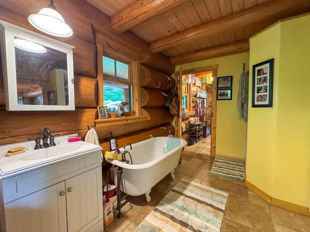 123 Eagle Point Road T40 Md ME 04418