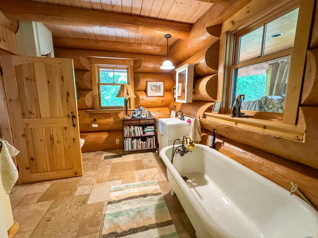123 Eagle Point Road T40 Md ME 04418
