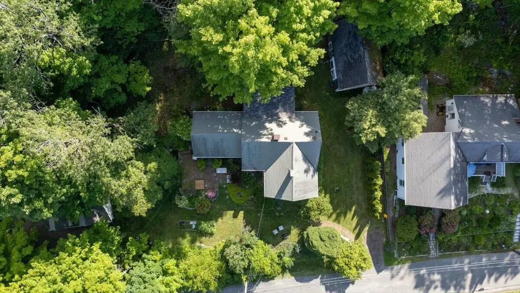 8 Old Austin Road Newcastle ME 04553