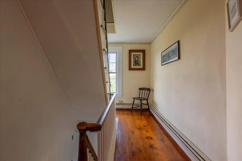 8 Old Austin Road Newcastle ME 04553