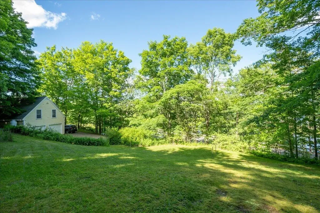 8 Old Austin Road Newcastle ME 04553