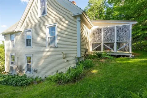 8 Old Austin Road Newcastle ME 04553