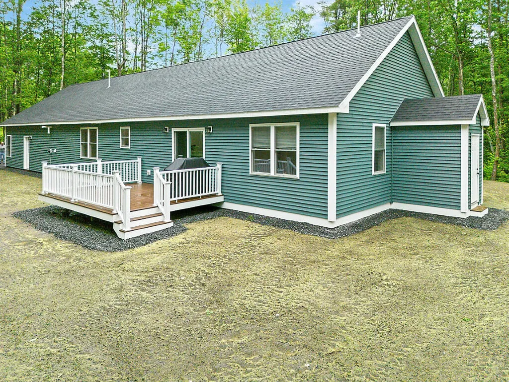 49 Lindsay Way Sidney ME 04330