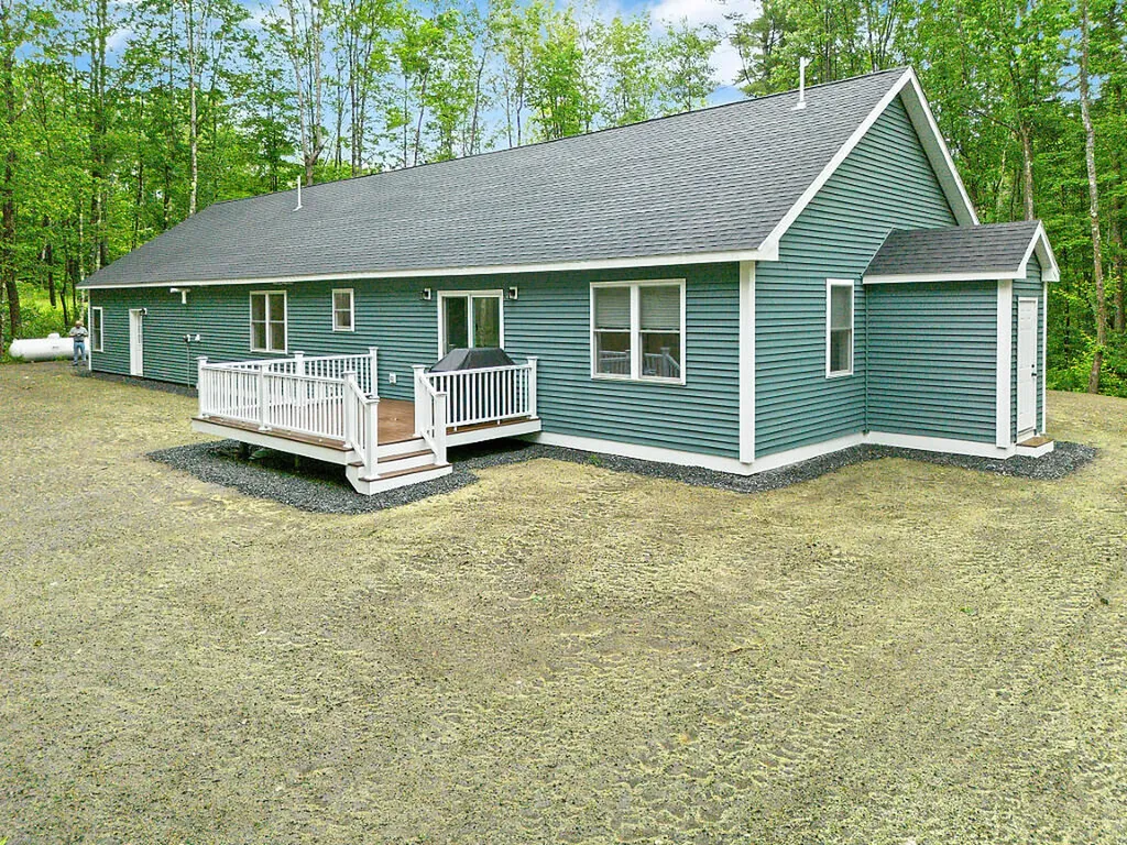 49 Lindsay Way Sidney ME 04330