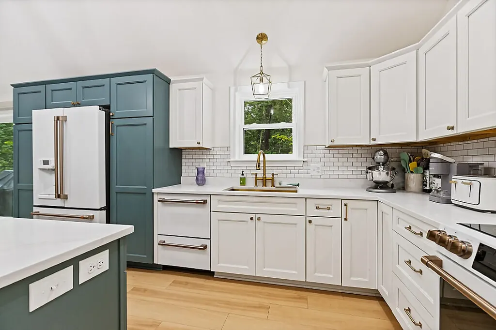 49 Lindsay Way Sidney ME 04330
