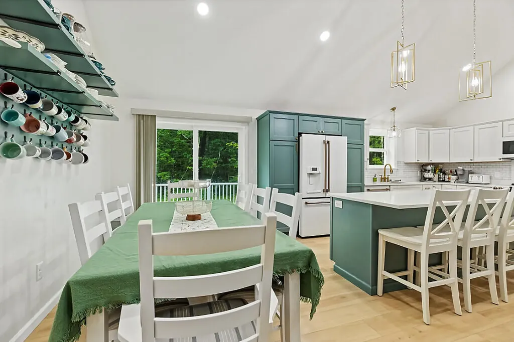 49 Lindsay Way Sidney ME 04330