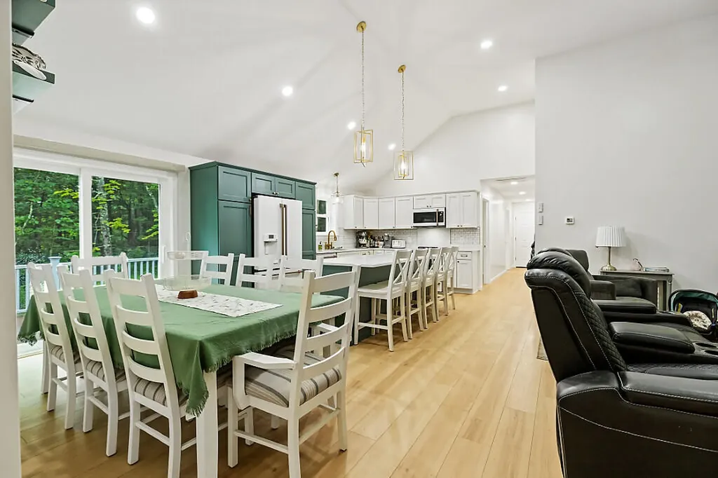 49 Lindsay Way Sidney ME 04330