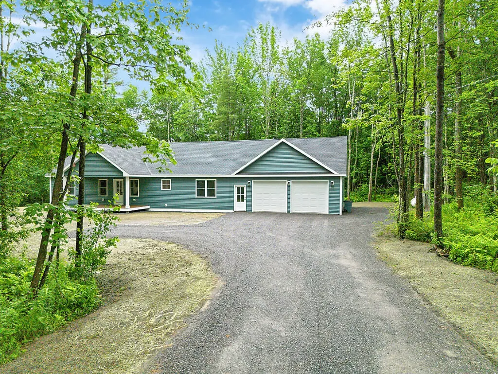 49 Lindsay Way Sidney ME 04330