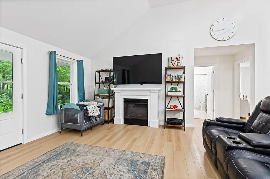 49 Lindsay Way Sidney ME 04330