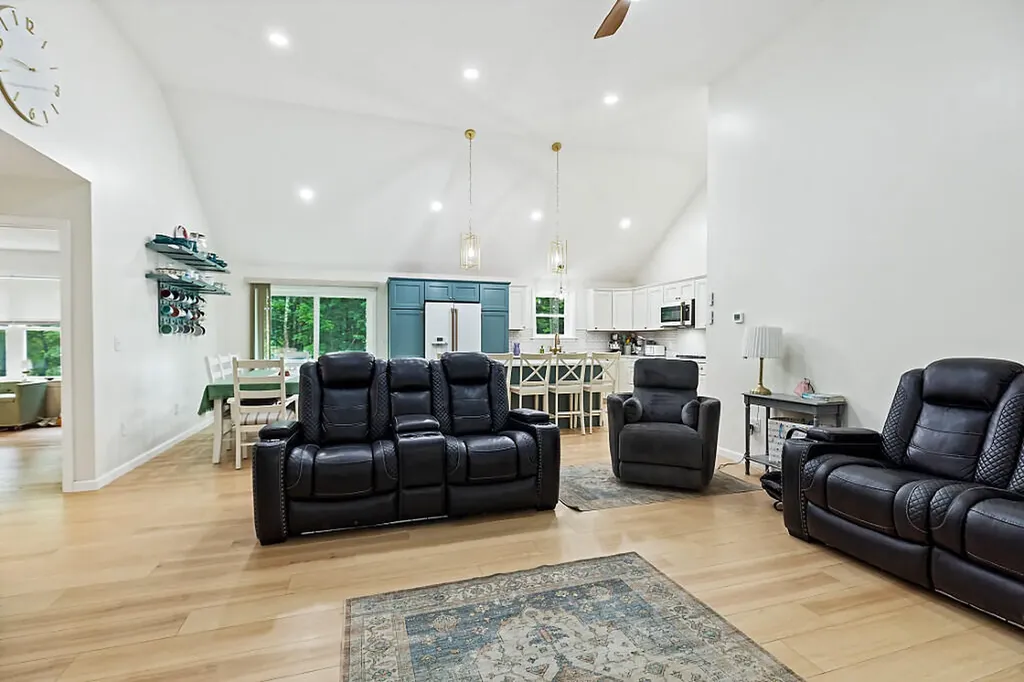 49 Lindsay Way Sidney ME 04330
