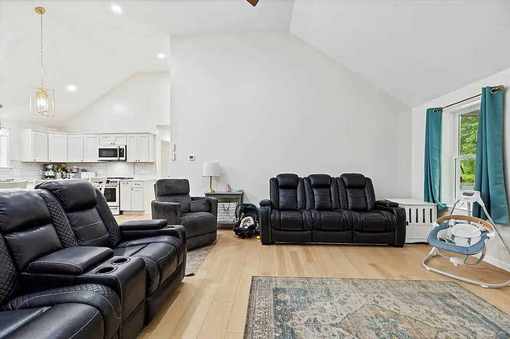 49 Lindsay Way Sidney ME 04330