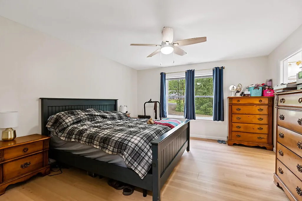 49 Lindsay Way Sidney ME 04330
