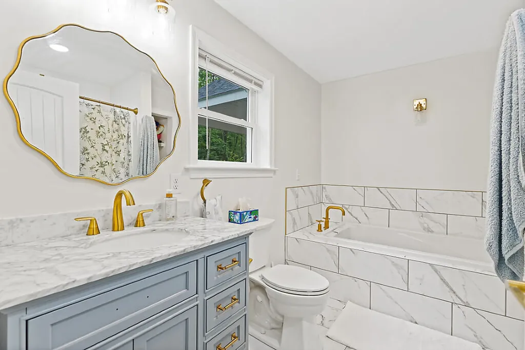 49 Lindsay Way Sidney ME 04330