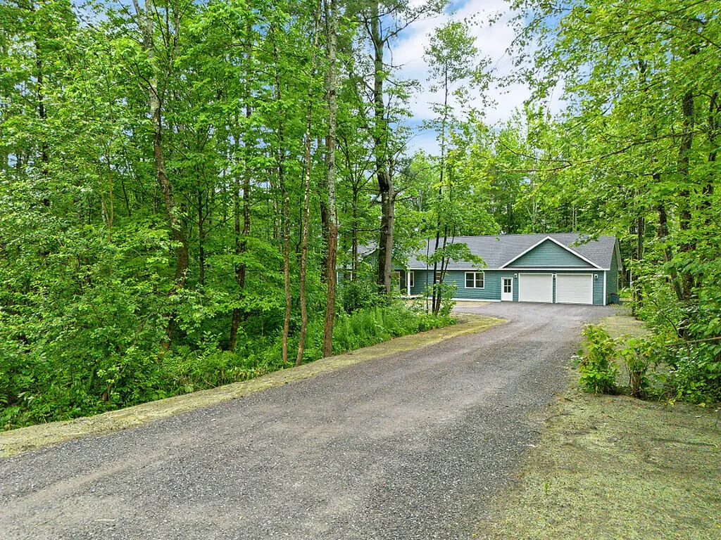49 Lindsay Way Sidney ME 04330