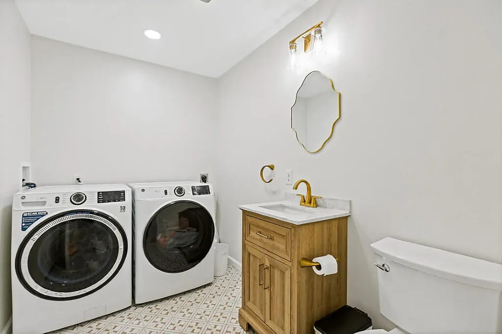 49 Lindsay Way Sidney ME 04330