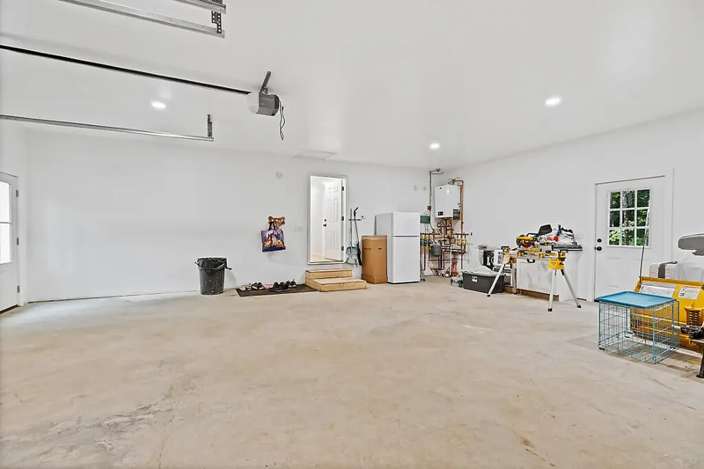 49 Lindsay Way Sidney ME 04330