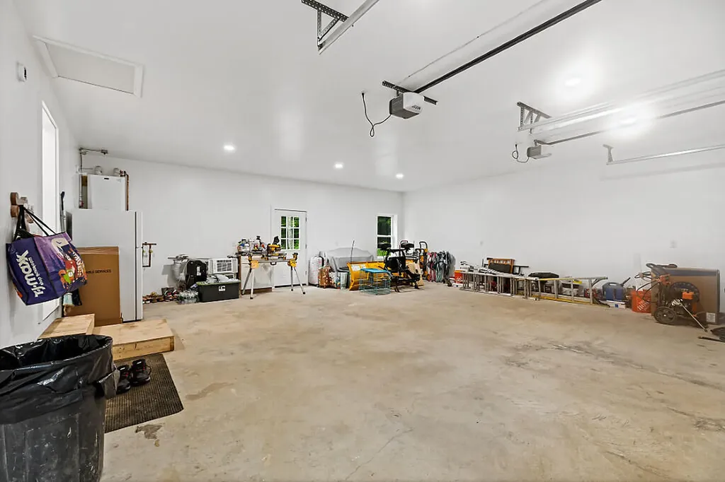 49 Lindsay Way Sidney ME 04330