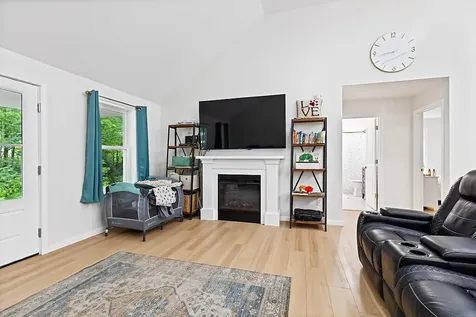 49 Lindsay Way Sidney ME 04330