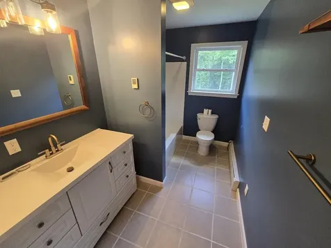 10 Jays Way Hampden ME 04444