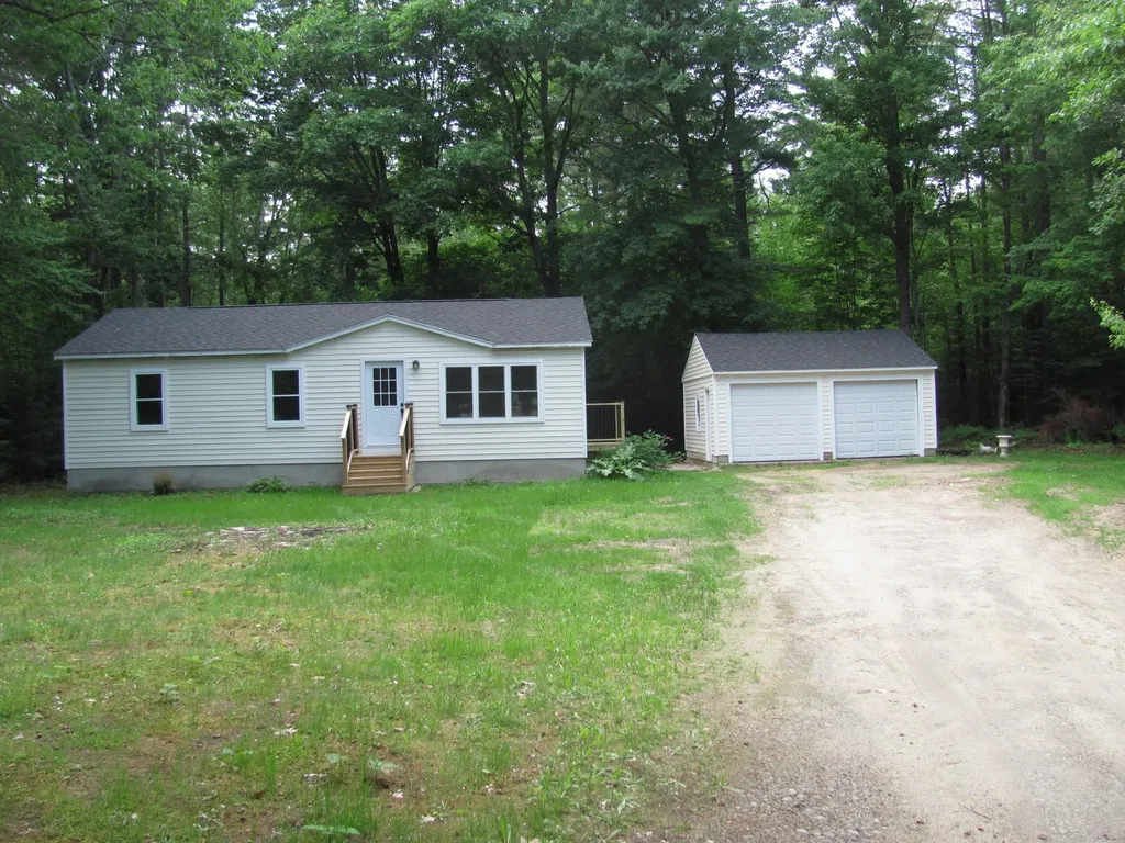 178 Number Six Road E Oxford ME 04270