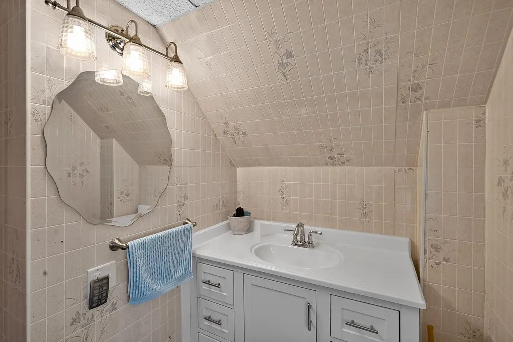 4 Knox Street Millinocket ME 04462