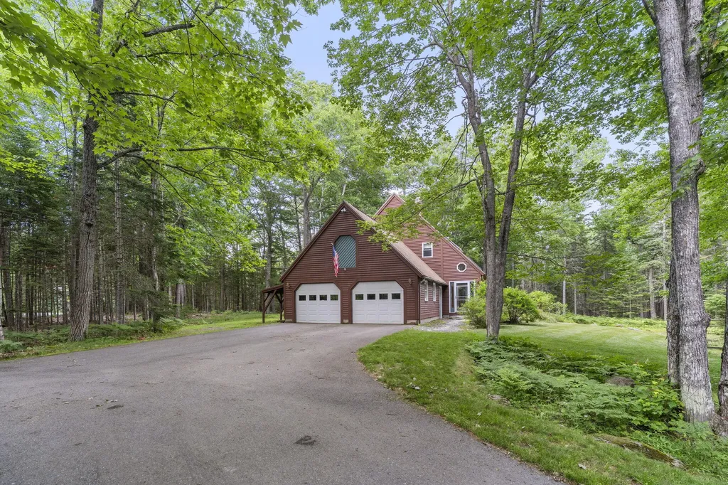 121 Eaton Ridge Drive Holden ME 04429