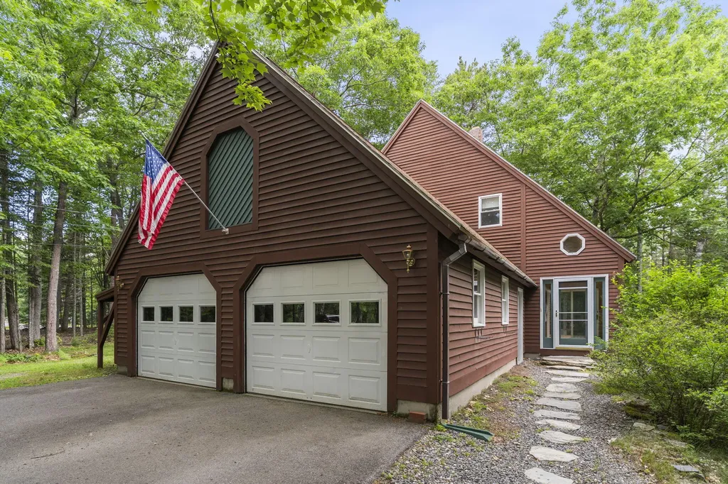 121 Eaton Ridge Drive Holden ME 04429