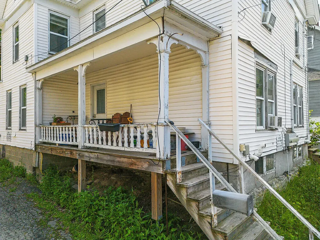 12 Weston Street Augusta ME 04330