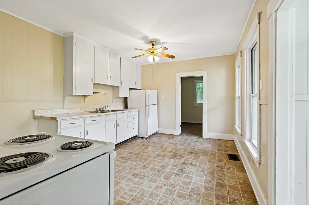 12 Weston Street Augusta ME 04330