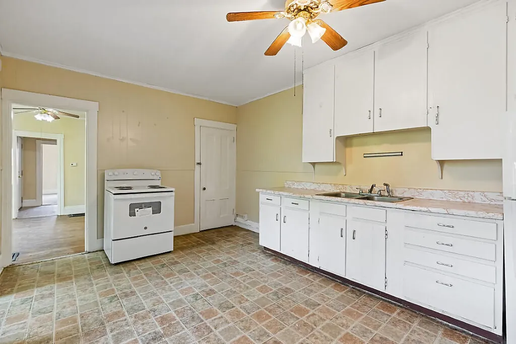 12 Weston Street Augusta ME 04330