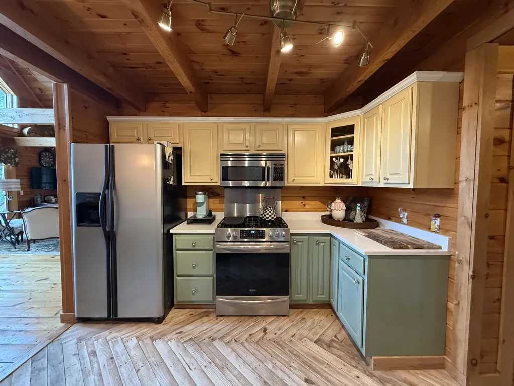 8 Scenic View Drive Lincoln ME 04457