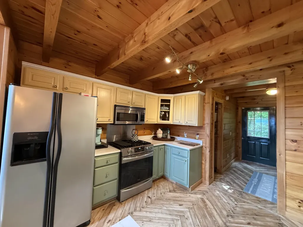 8 Scenic View Drive Lincoln ME 04457