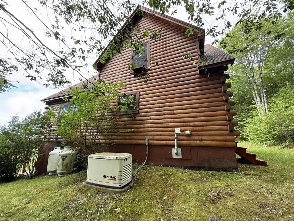 8 Scenic View Drive Lincoln ME 04457