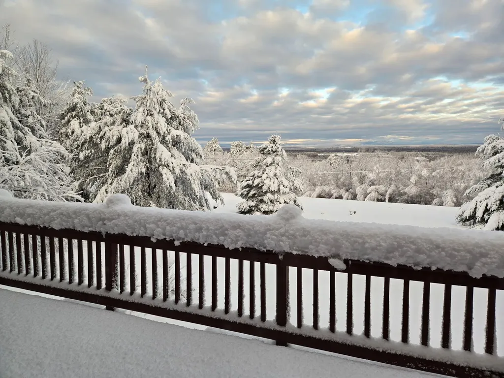 8 Scenic View Drive Lincoln ME 04457