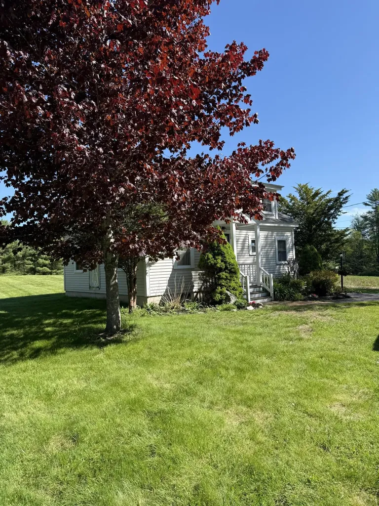 24 Mount Mica Road Paris ME 04281