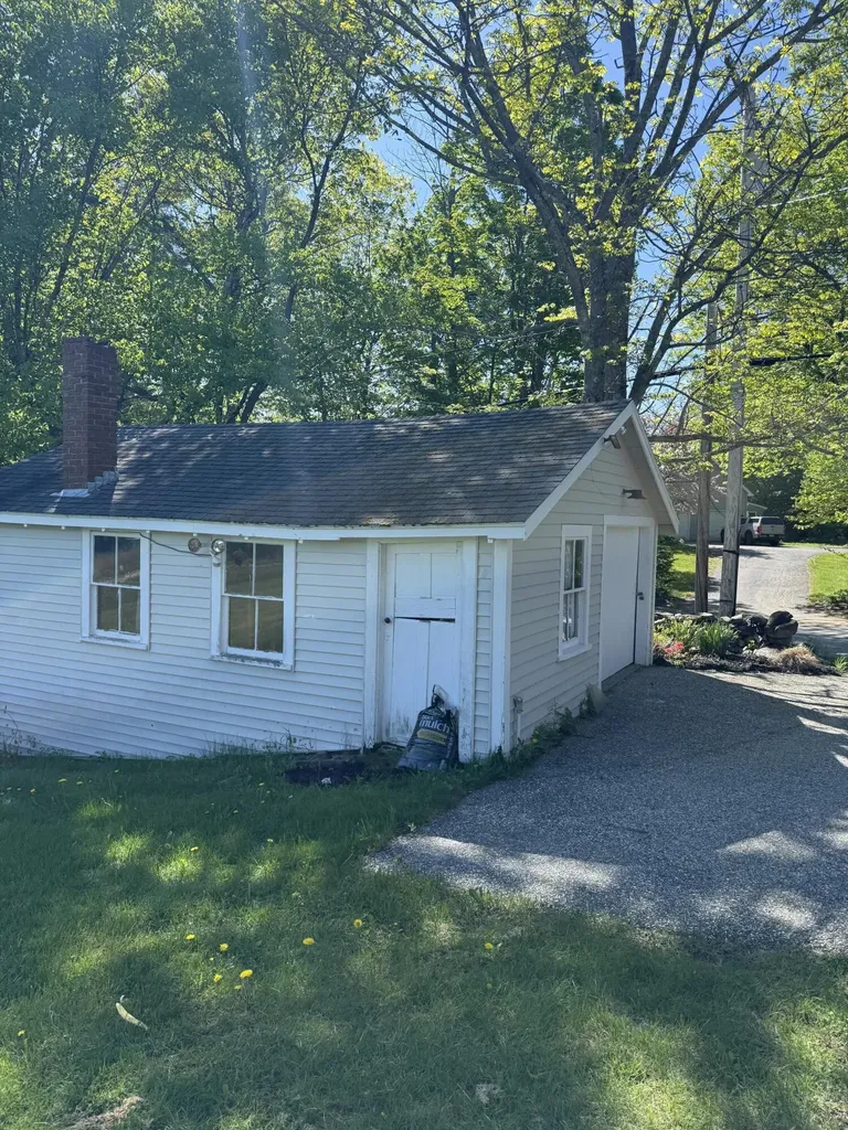 24 Mount Mica Road Paris ME 04281