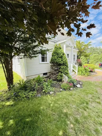 24 Mount Mica Road Paris ME 04281