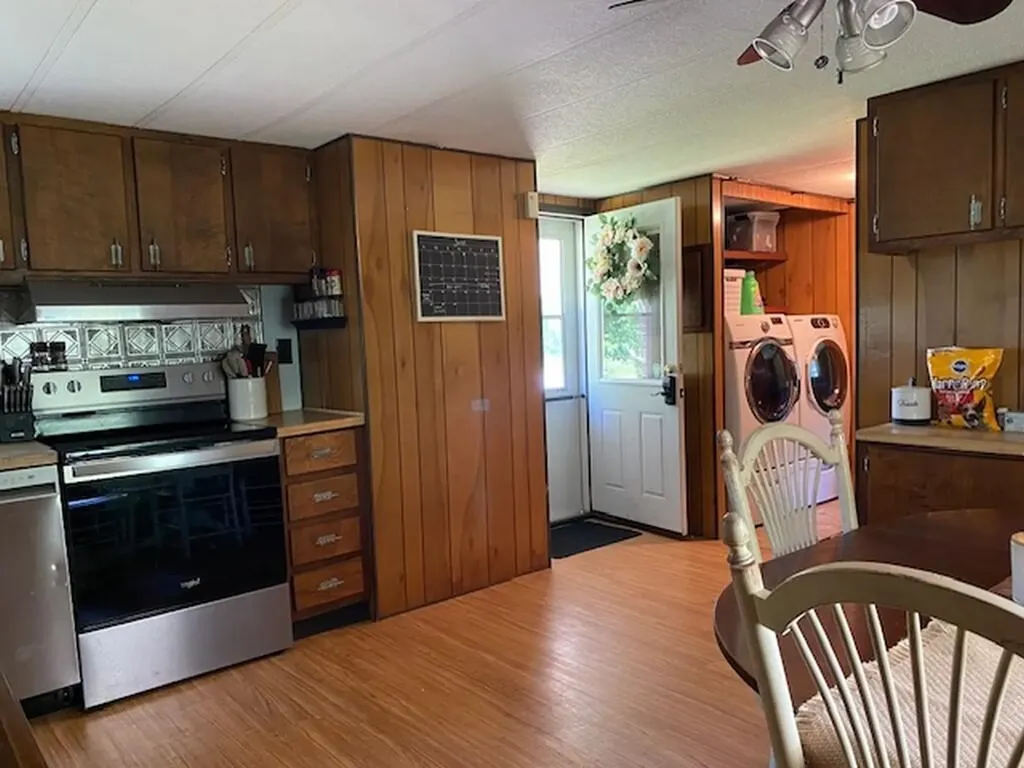 2440 Union Street Hermon ME 04401