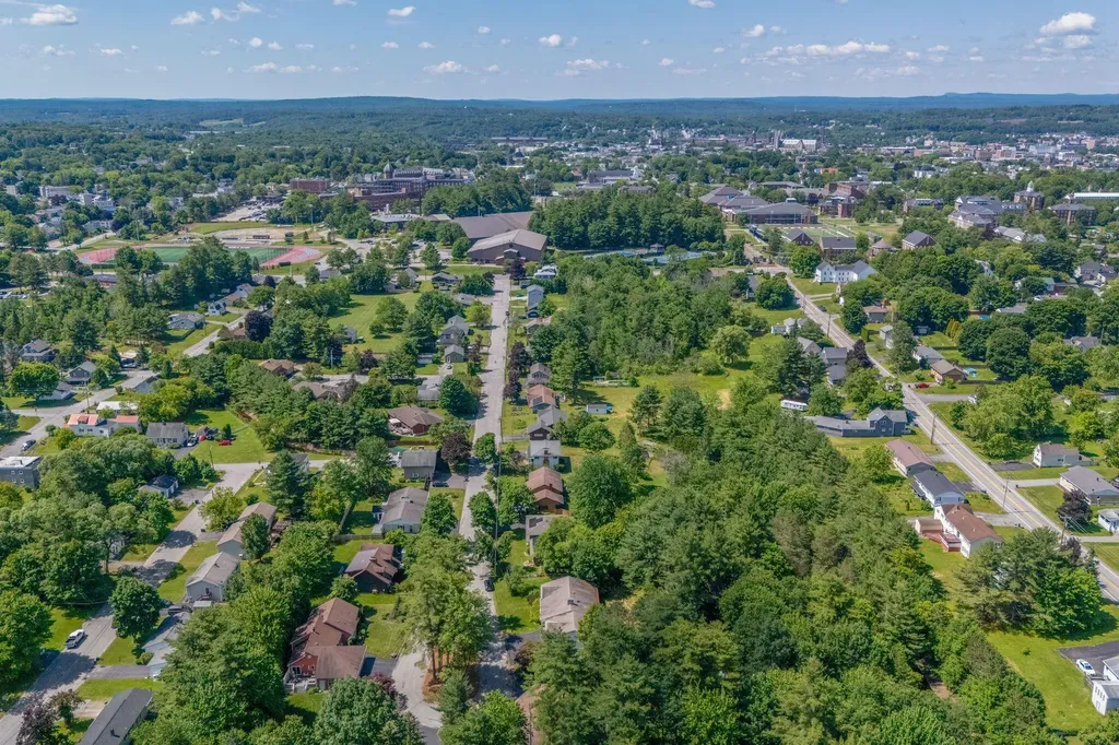 52 Robinson Gardens Lewiston ME 04240