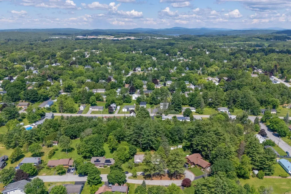 52 Robinson Gardens Lewiston ME 04240