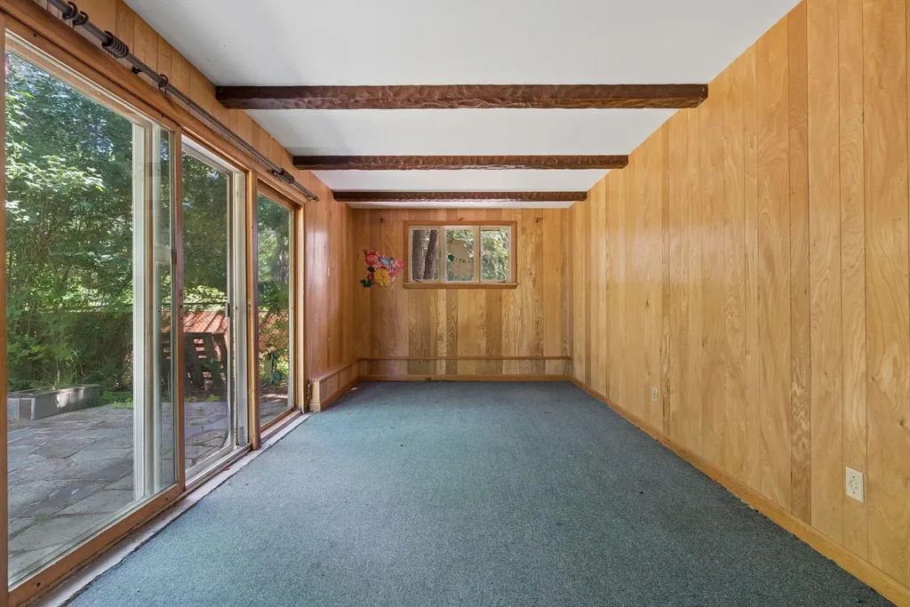 52 Robinson Gardens Lewiston ME 04240
