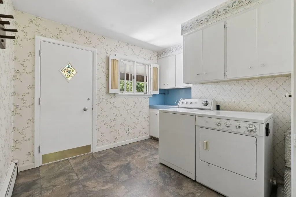 52 Robinson Gardens Lewiston ME 04240