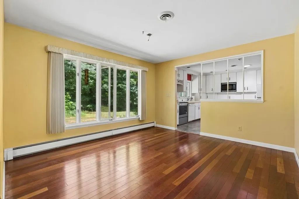 52 Robinson Gardens Lewiston ME 04240