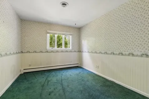 52 Robinson Gardens Lewiston ME 04240