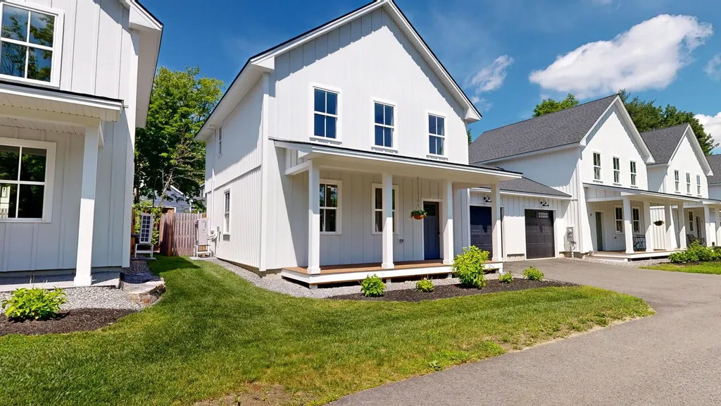 21 Magnolia Lane Gardiner ME 04345