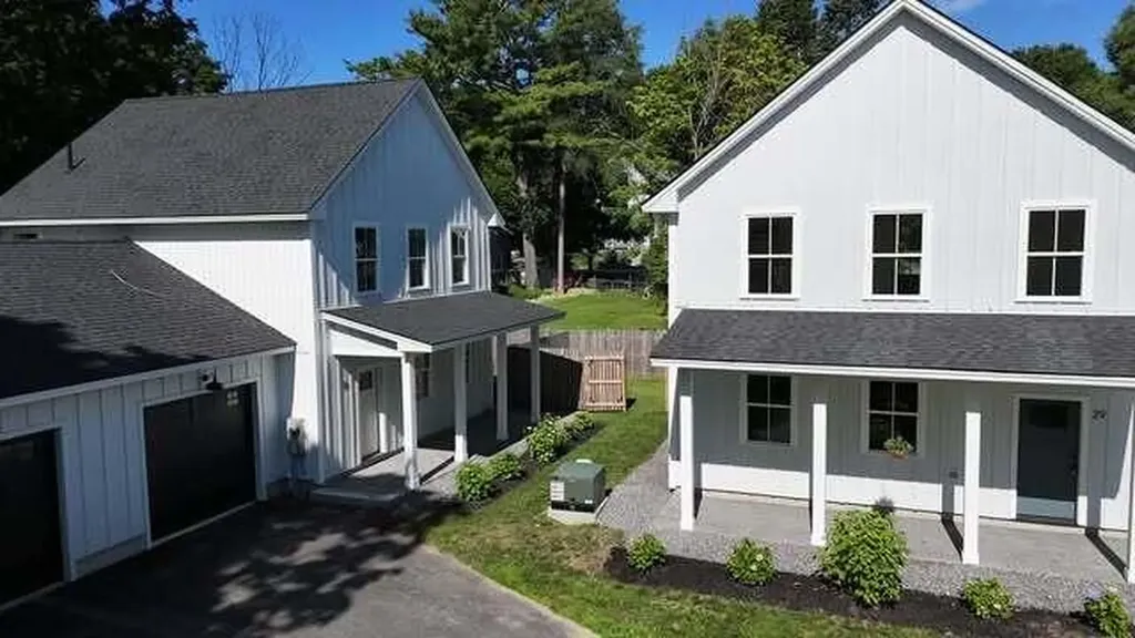 21 Magnolia Lane Gardiner ME 04345