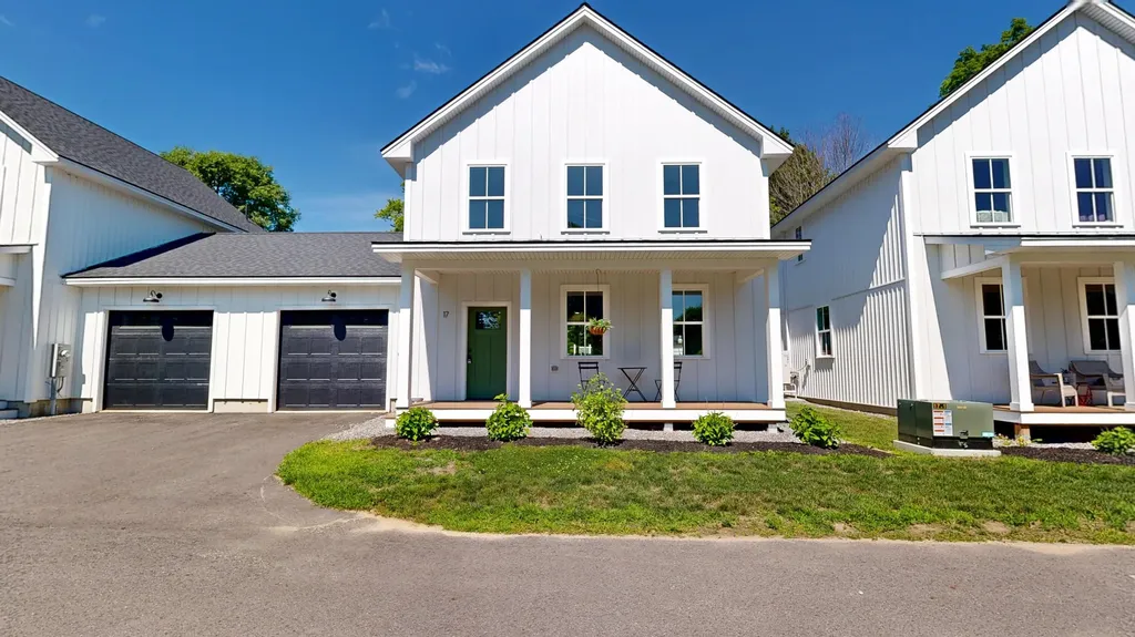 17 Magnolia Lane Gardiner ME 04345