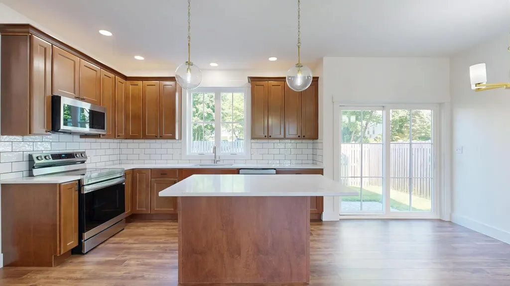17 Magnolia Lane Gardiner ME 04345
