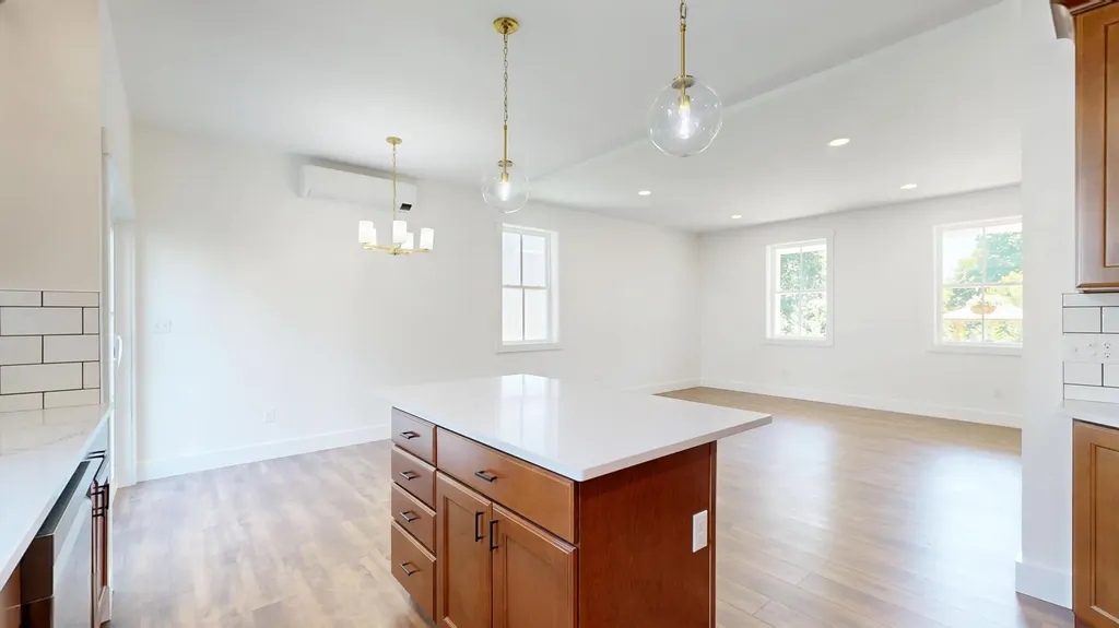 17 Magnolia Lane Gardiner ME 04345